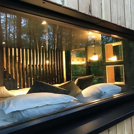 Treehouse Getaway With Sauna *