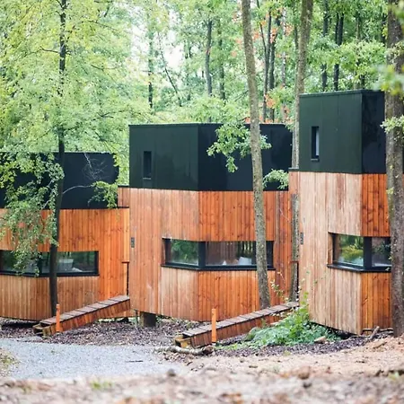 Hébergement de vacances Treehouse Getaway With Sauna