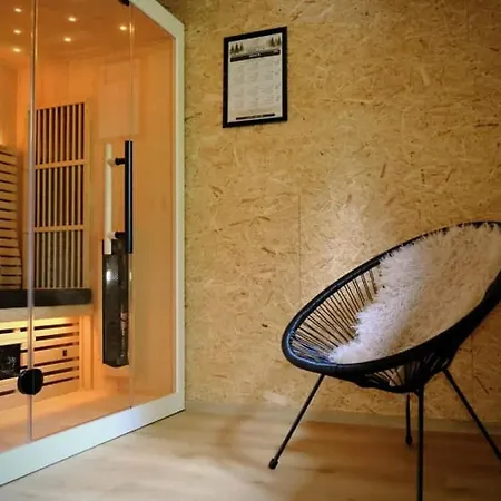 Hébergement de vacances Treehouse Getaway With Sauna