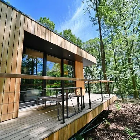 Treehouse Getaway With Sauna Hébergement de vacances Oignies